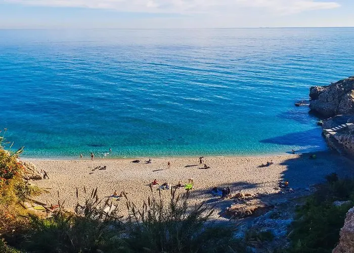 Latin מלון דירות